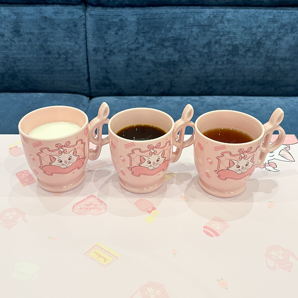 新宿「ディズニー マリー」OH MY CAFEの「ホットコーヒー」「ホットティー」「ホットミルク」