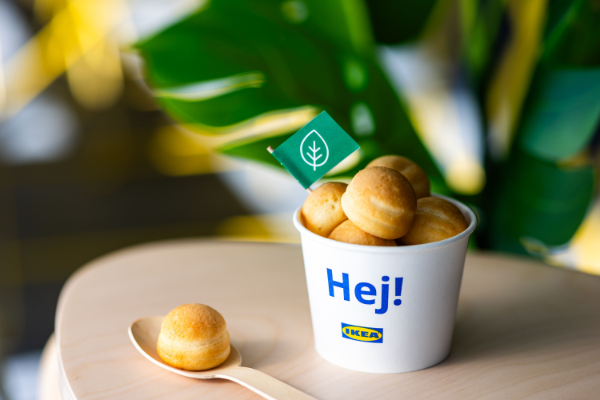 IKEA（イケア）の新定番スイーツ、植物由来の優しい甘さ、ふんわり食感の「プラントベース ベビーカステラ」イメージ