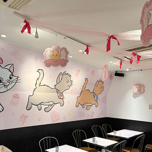 新宿「ディズニー マリー」OH MY CAFEの内観