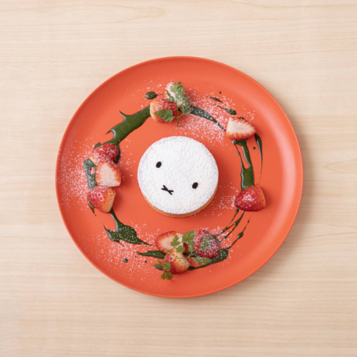 絵本『ミッフィー』の世界観が楽しめるテーマカフェ「miffy café tokyo（ミッフィー カフェトウキョウ）」のデザート「きせつのタルト」